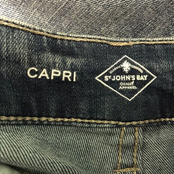 St. John's Bay Blue Denim Capri Women's 8P Floral Crewel Embroidered Y2K Jeans - Picture 8 of 12